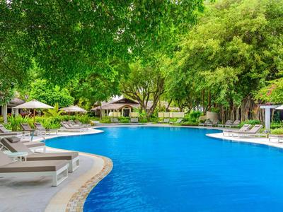 Sheraton Maldives Full Moon Resort & Spa
