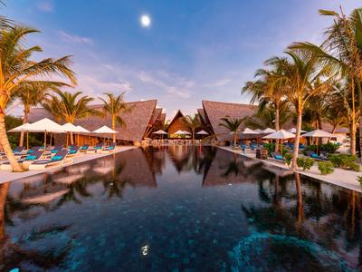 Kuredhivaru Resort & Spa