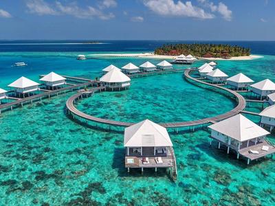 Diamonds Thudufushi Beach & Water Villas