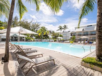 Le Peninsula Bay Beach Resort & Spa