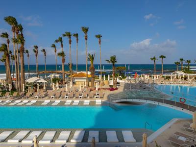 Leonardo Plaza Cypria Maris Beach Hotel & Spa