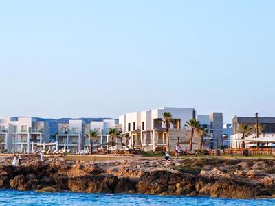 Amphora Hotel and Suites