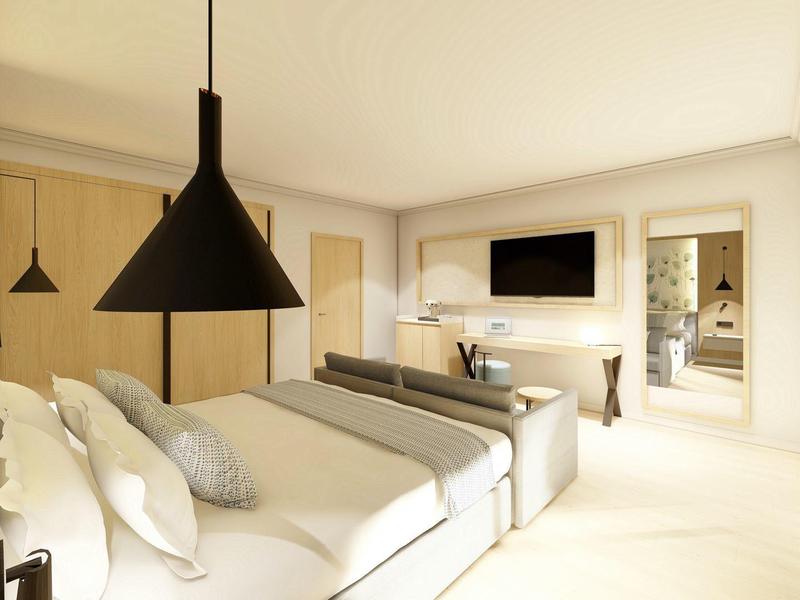 Helles, modernes Schlafzimmer mit Doppelbett, Holz-Möbeln, großen Fenstern und schwarzer Pendelleuchte.