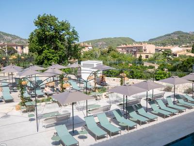 Alcazar Hotel