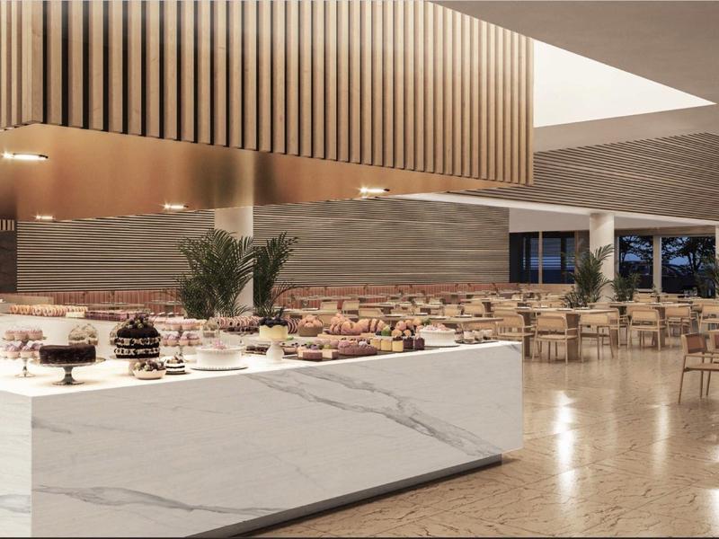 Moderní hotelová jídelna s bufetem, židlemi a velkými okny pro denní světlo.