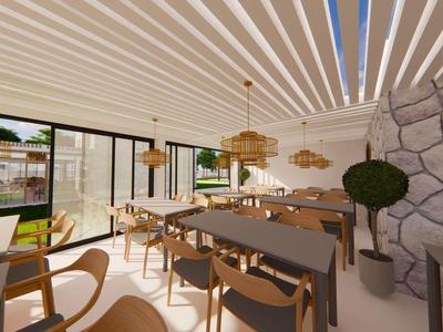 Heller Speiseraum mit Holztischen, Stühlen und großen Fenstern mit Blick auf Außenbereich.