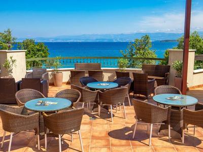 Blue Waves Resort