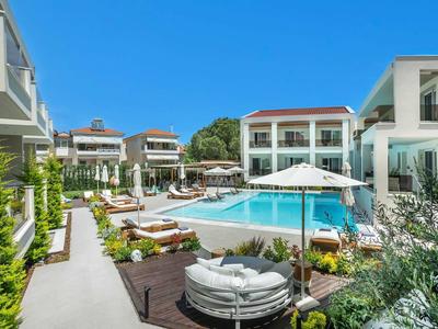 Mirablue Luxury Residences