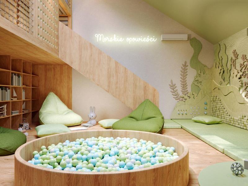 Accogliente area benessere con dettagli in legno e piscina rotonda con fiori all'interno.