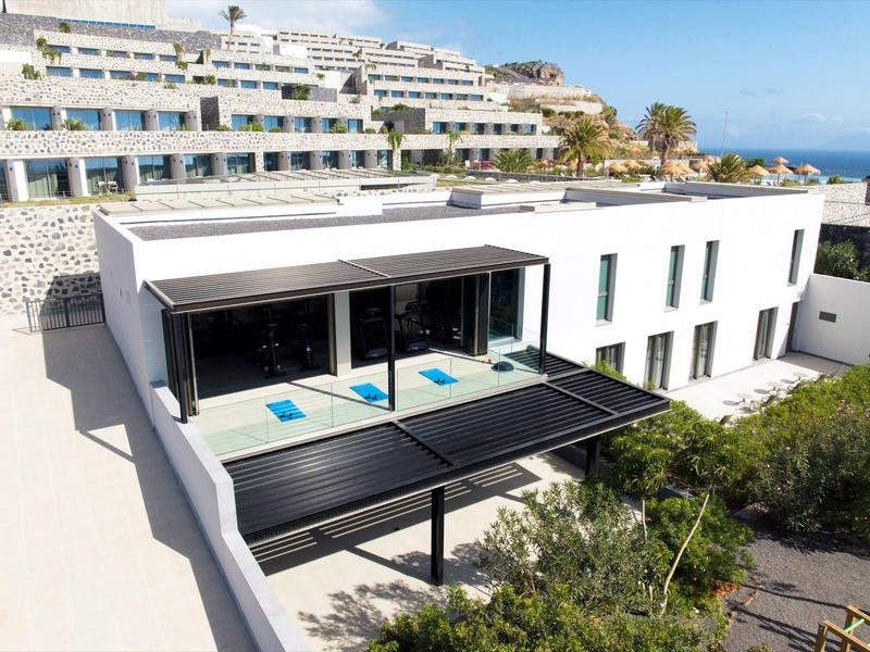 Modern holiday home with terrace and sea view in a sunny location.