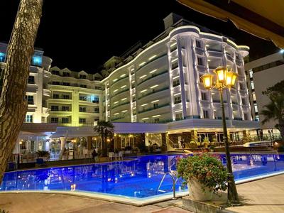 Fafa Premium Hotel & SPA