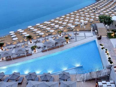 Maestral Resort & Casino