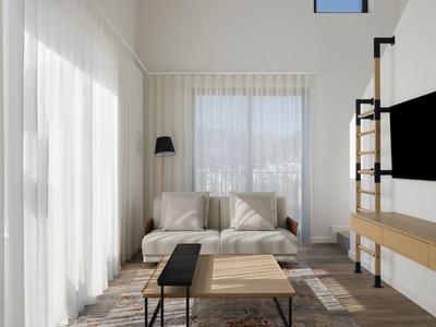 Helles, modernes Wohnzimmer mit weißen Vorhängen, Sofa, Couchtisch und Wand-TV.