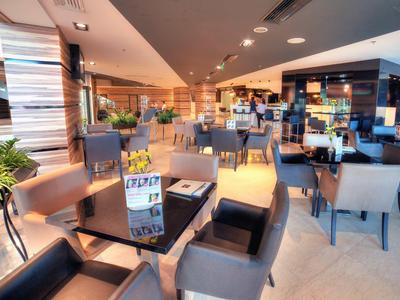 International Hotel Casino & Tower Suites