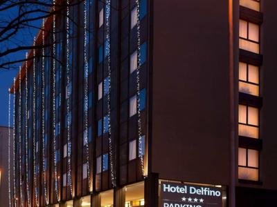 Ambasciatori & Delfino