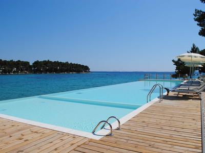 Crvena Luka Hotel and Resort